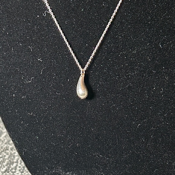 277. Tiffany & Co. Silver Elsa Peretti Teardrop Necklace